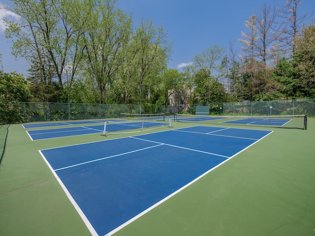 3603 Woodcliff Dr, Kalamazoo, MI 49008 - view of tennis court featuring community basketball court and fence