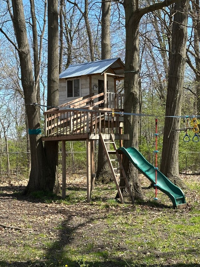 9615 Woodland Ct, Ypsilanti, MI 48197 - view of play area featuring fence