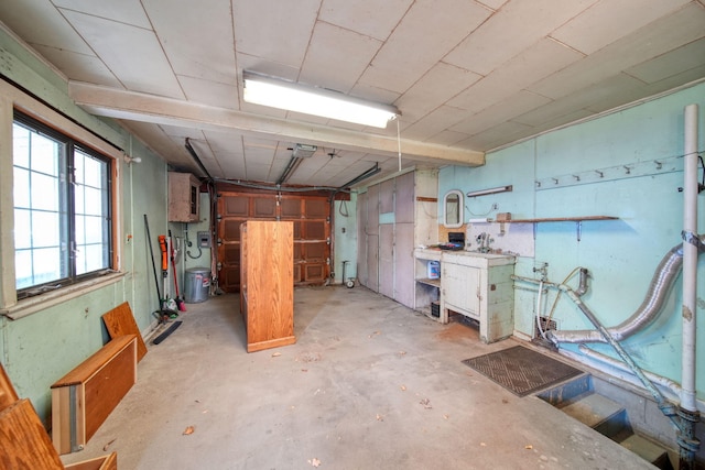 8577 Glenwood Ct, Jackson, MI 49201 - below grade area featuring a workshop area