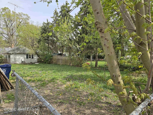 view of yard featuring fence