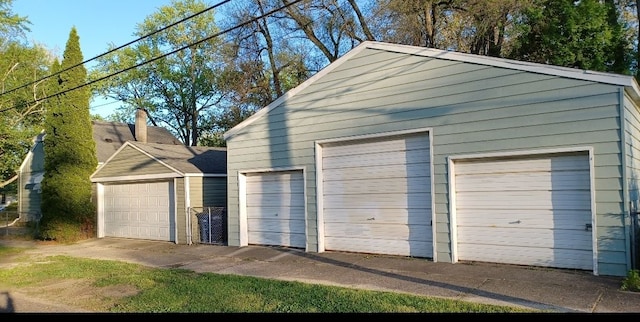 view of detached garage