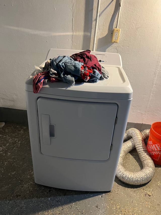 15758 Hubbell St, Detroit, MI 48227 - laundry room featuring washer / dryer