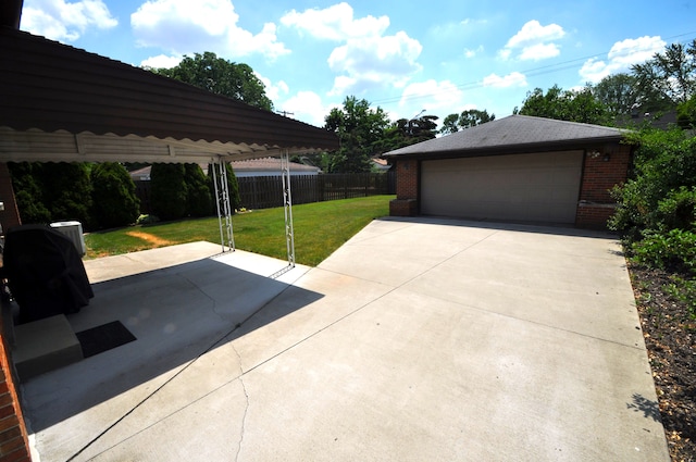 1506 E Windemere Ave, Royal Oak, MI 48073 - detached garage featuring fence