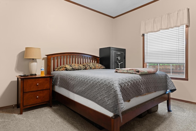 2469 Ash Te Wette Beach Dr, Hillsdale, MI 49242 - bedroom with carpet floors, ornamental molding, and baseboards