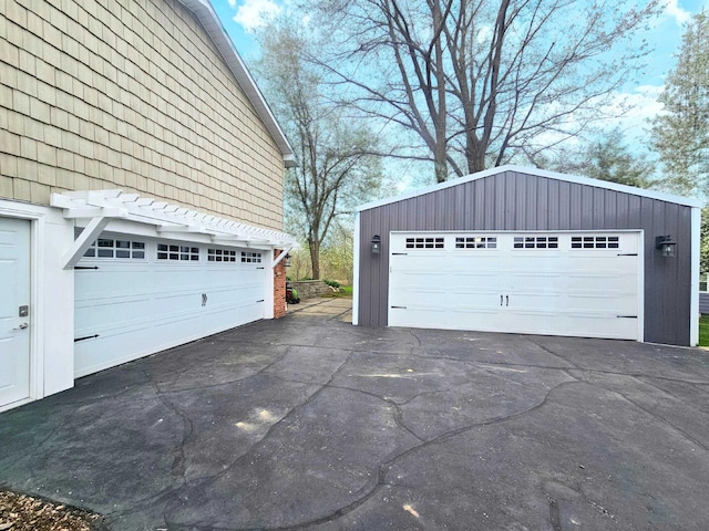 view of detached garage