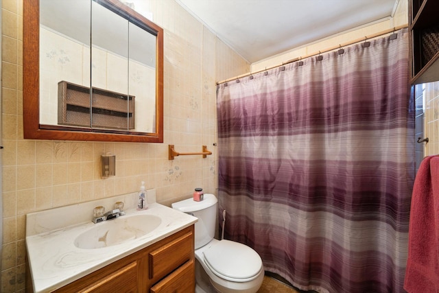 bathroom featuring vanity, toilet, tile walls, tasteful backsplash, and a shower with curtain