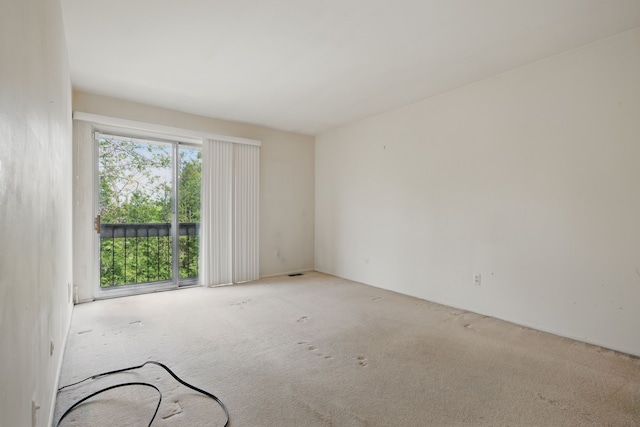 25030 Sherwood Cir, Southfield, MI 48075 - carpeted empty room with visible vents