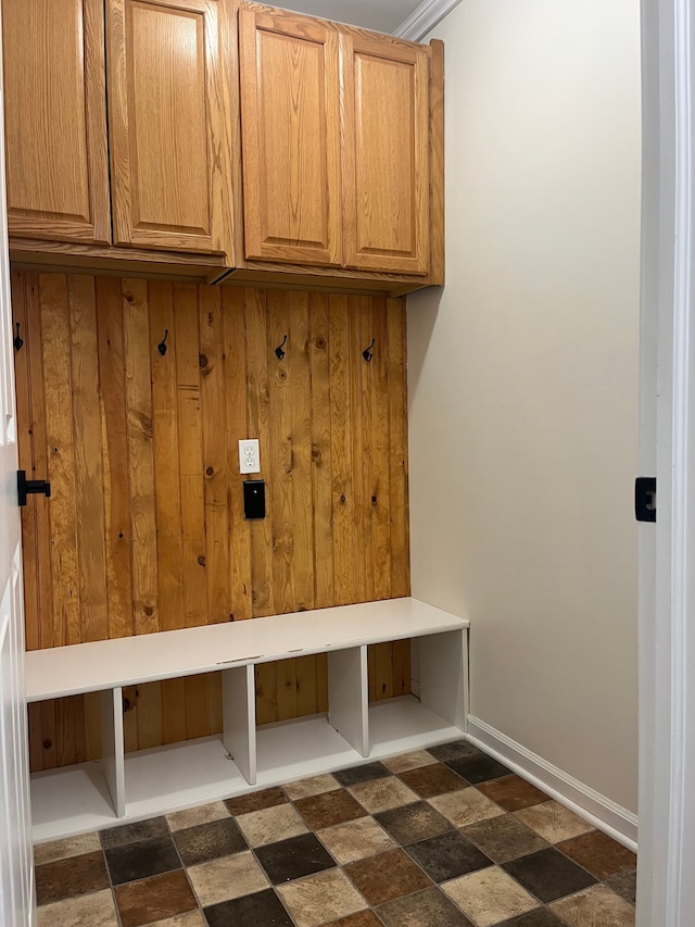 mudroom featuring baseboards