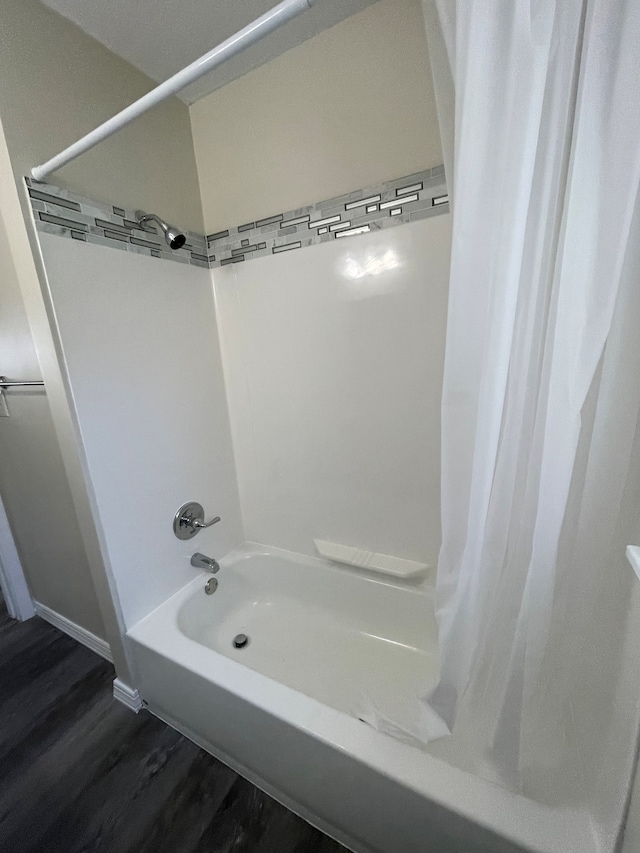 97 N Roselawn St, Pontiac, MI 48342 - bathroom featuring baseboards, shower / tub combo with curtain, and wood finished floors