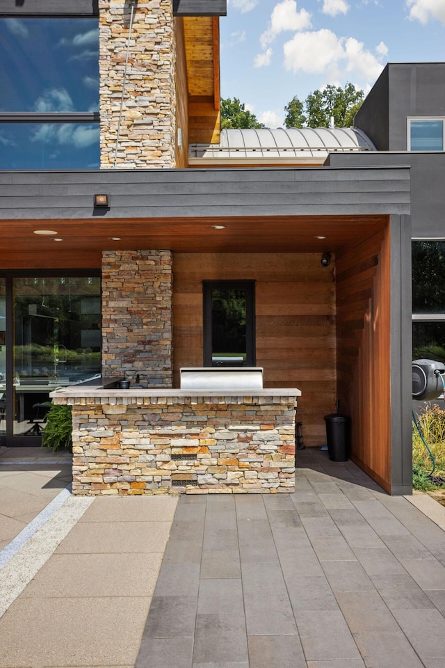 10463 W H Ave, Kalamazoo, MI 49009 - view of patio