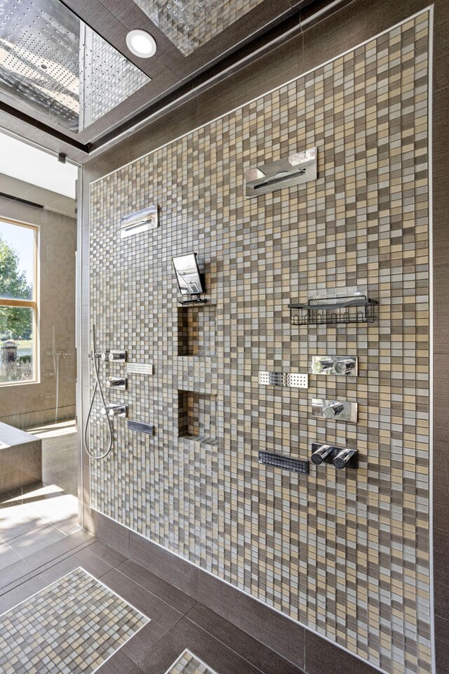 10463 W H Ave, Kalamazoo, MI 49009 - bathroom with tile patterned flooring and tiled shower