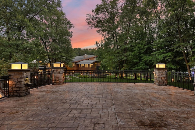 10463 W H Ave, Kalamazoo, MI 49009 - view of patio terrace at dusk