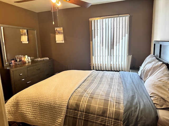 16545 E 8 Mile Rd, Eastpointe, MI 48021 - bedroom with a ceiling fan