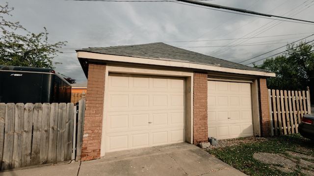 15261 Demean Ave, Allen Park, MI 48101 - detached garage featuring fence
