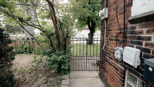 15261 Demean Ave, Allen Park, MI 48101 - gate with fence