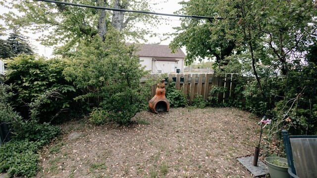15261 Demean Ave, Allen Park, MI 48101 - view of yard featuring fence