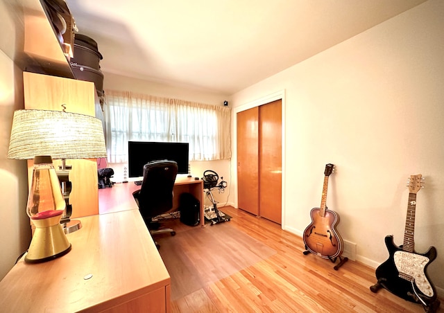 9186 Arnold St, Redford, MI 48239 - office space with light wood-style flooring and baseboards