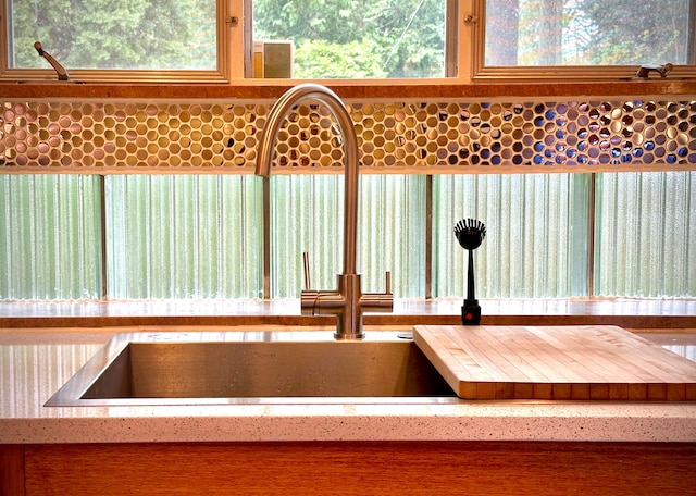 9186 Arnold St, Redford, MI 48239 - kitchen view of a sink