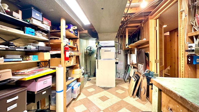 9186 Arnold St, Redford, MI 48239 - storage area with gas water heater