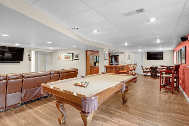 1095 Oregon Blvd, Waterford, MI 48327 - recreation room featuring a drop ceiling, visible vents, bar area, light wood-style floors, and billiards