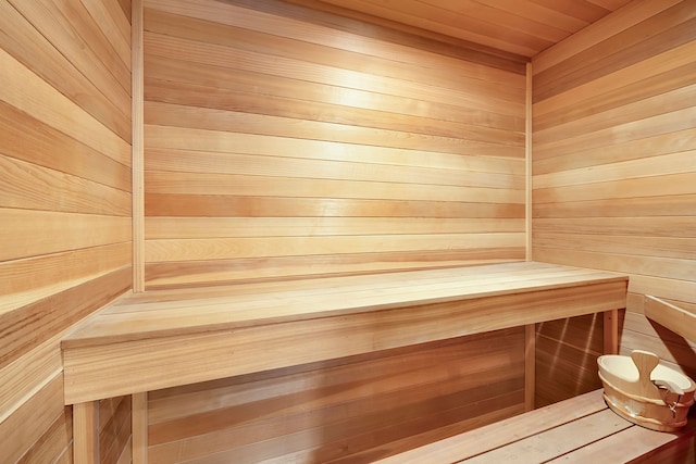 1095 Oregon Blvd, Waterford, MI 48327 - view of sauna