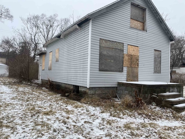 15557WABASH Detroit St, Detroit, MI 48238 - view of snow covered property