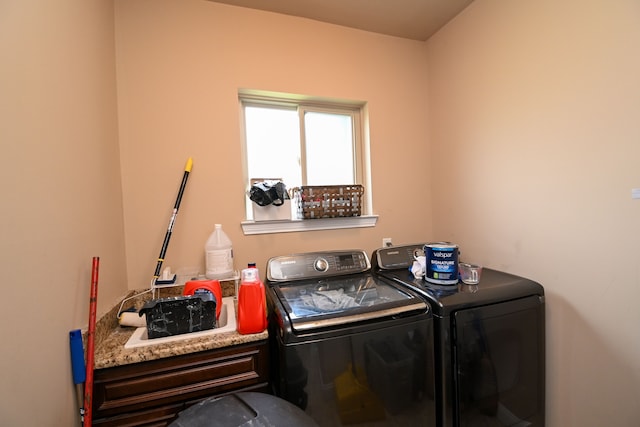 12474 Clinton River Rd, Sterling Heights, MI 48313 - laundry area with washer and dryer