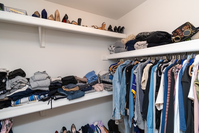 12474 Clinton River Rd, Sterling Heights, MI 48313 - view of walk in closet
