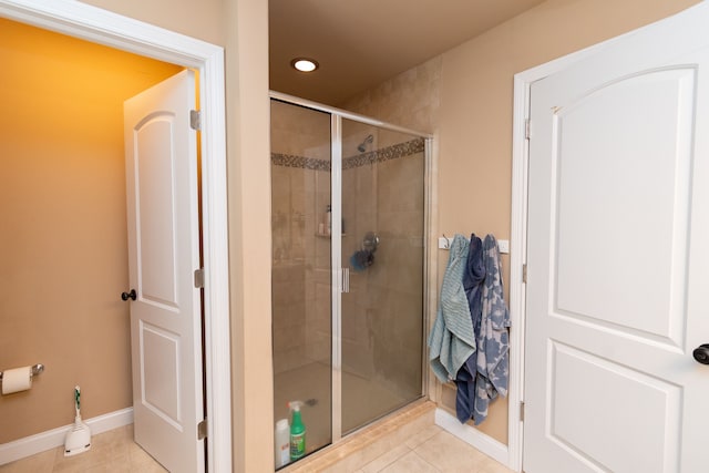 12474 Clinton River Rd, Sterling Heights, MI 48313 - full bath with tile patterned floors, a shower stall, baseboards, and recessed lighting