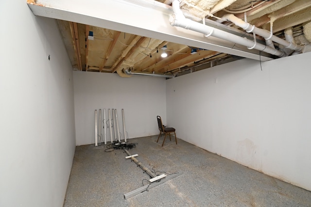 12474 Clinton River Rd, Sterling Heights, MI 48313 - view of unfinished below grade area