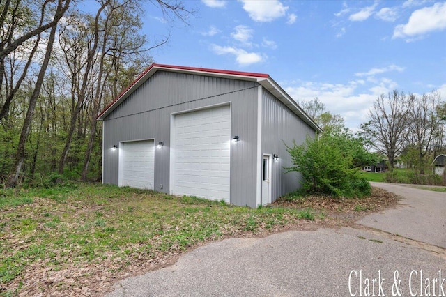 view of detached garage