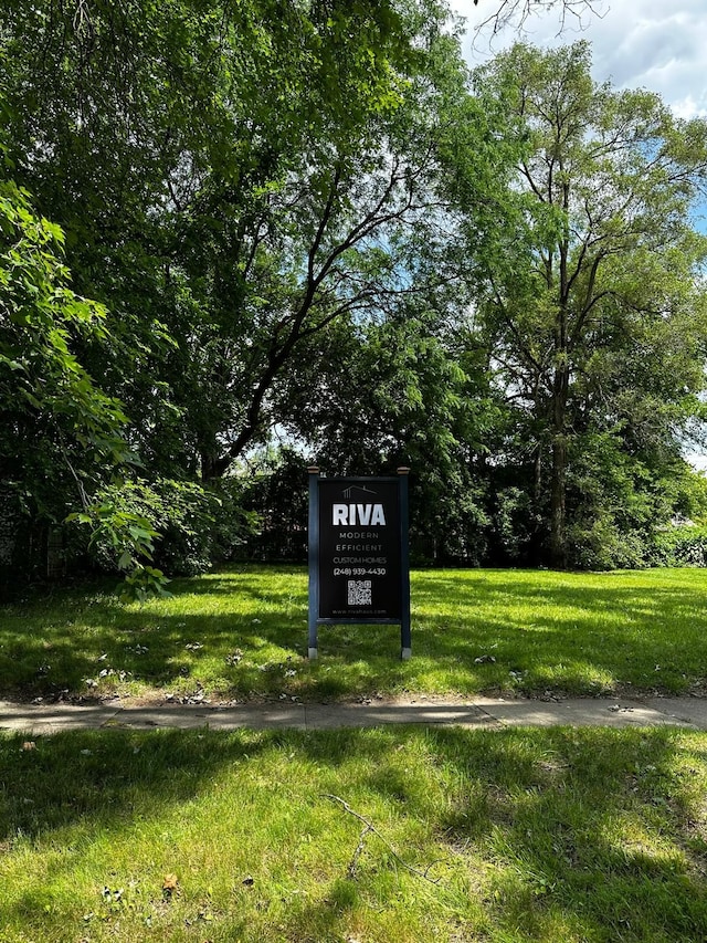 338 W Hayes Ave, Hazel Park, MI 48030