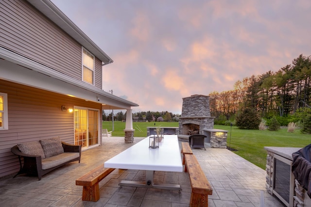 view of patio / terrace featuring an outdoor living space with a fireplace