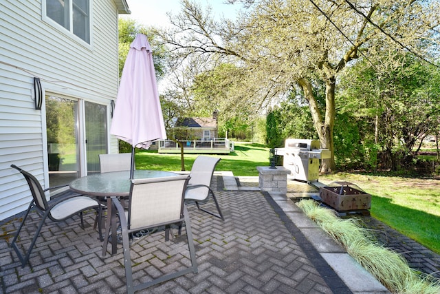 5100 Kings Gate Way, Bloomfield Hills, MI 48302 - view of patio / terrace featuring outdoor dining space, an outdoor fire pit, and grilling area
