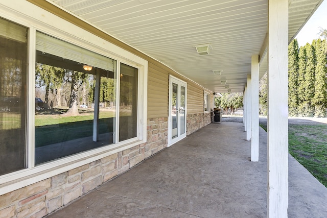 4780 Dutcher Rd, Howell, MI 48843 - view of patio / terrace
