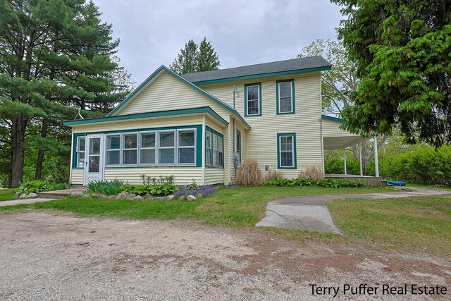 12 N N St, White Cloud, MI 49349