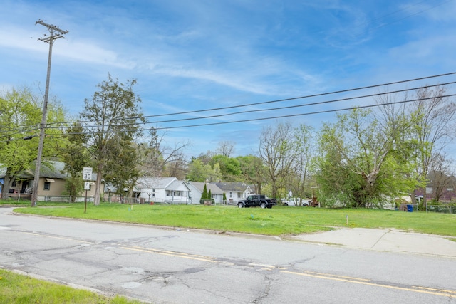 8 Myra Ave, Pontiac, MI 48341