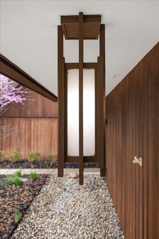 view of exterior entry with stucco siding