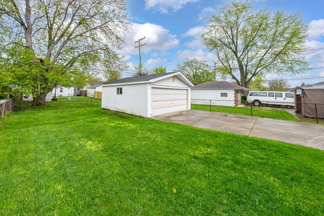 23022 Lexington Ave, Eastpointe, MI 48021 - detached garage featuring fence