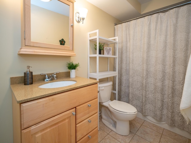 full bath featuring tile patterned flooring, toilet, a shower with shower curtain, and vanity