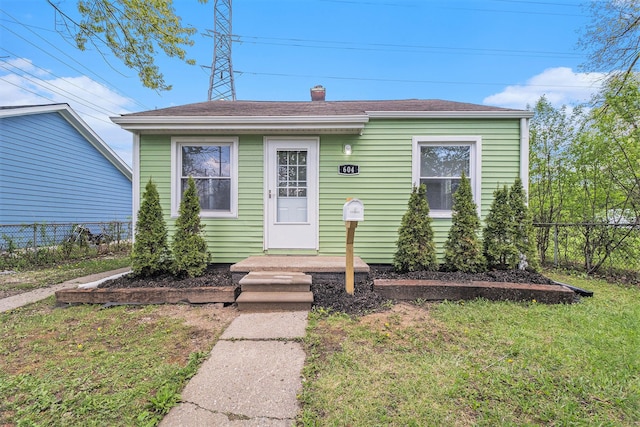 604 Montana Ave, Pontiac, MI 48341 - view of front of property featuring a shingled roof