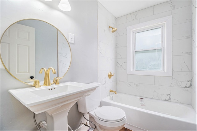 604 Montana Ave, Pontiac, MI 48341 - bathroom with toilet and bathing tub / shower combination