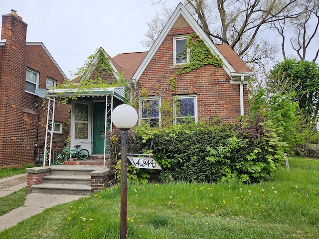 view of front facade with brick siding