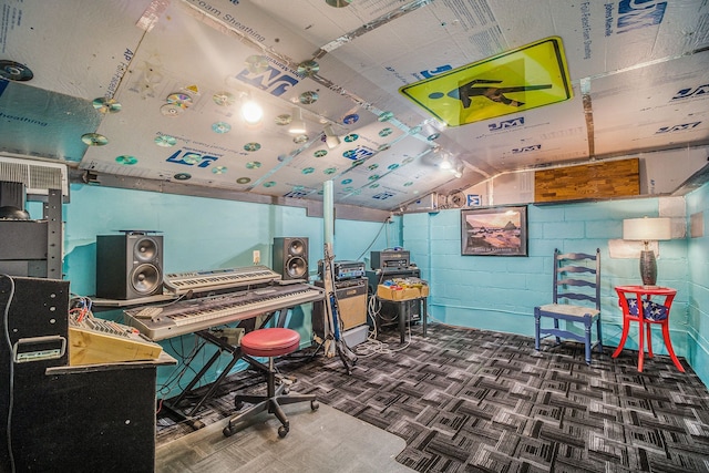 office area with carpet flooring