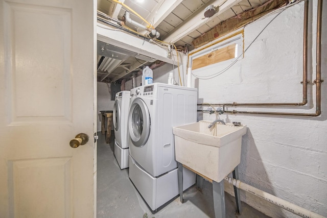 1009 S Webster St, Jackson, MI 49203 - washroom with separate washer and dryer