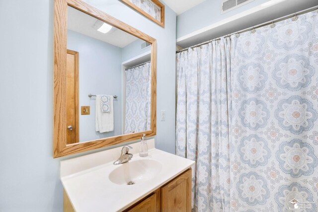 full bath with vanity