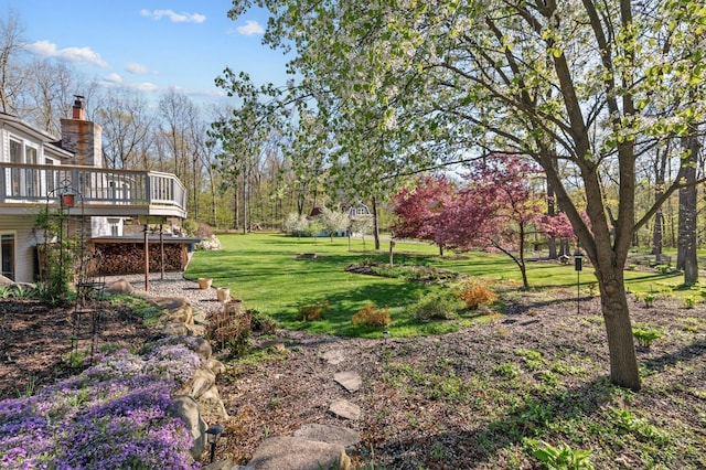 3370 Breezewood, Ortonville, MI 48462 - view of green lawn with a deck