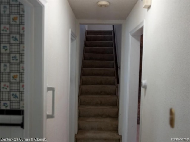 23211 Myrtle St, Dearborn, MI 48128 - view of staircase