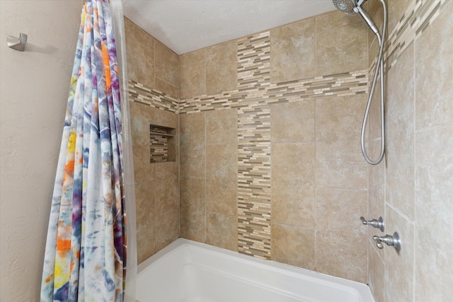 full bath with shower / tub combo