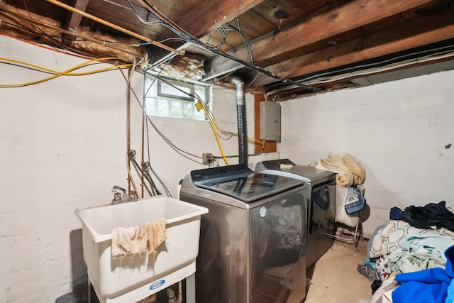 933 Cameron Ave, Pontiac, MI 48340 - laundry area with washing machine and clothes dryer and electric panel